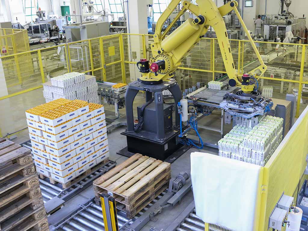 SI-grade robotic pick and place material handling automation